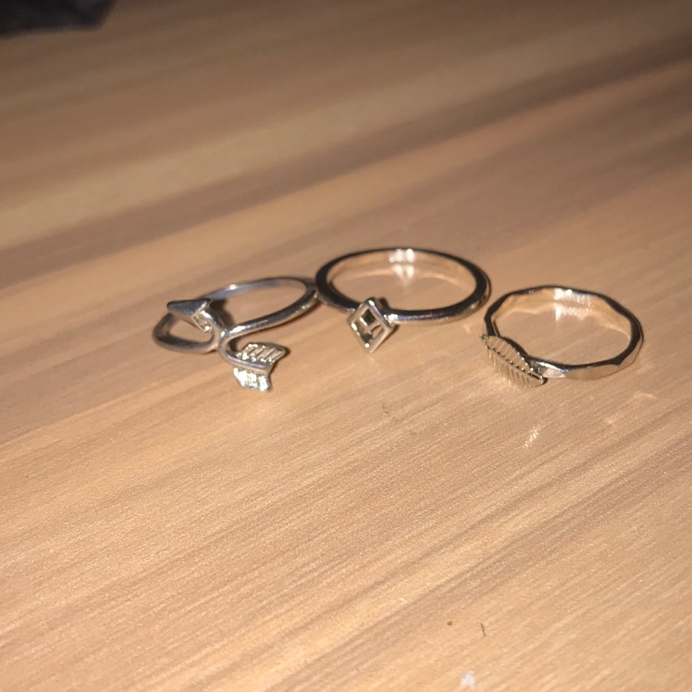 3 silver rings